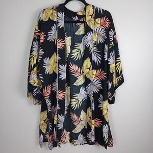 Forever 21 Black Kimono Tropical Wide Short Sleeves Size Medium M Boho Beach